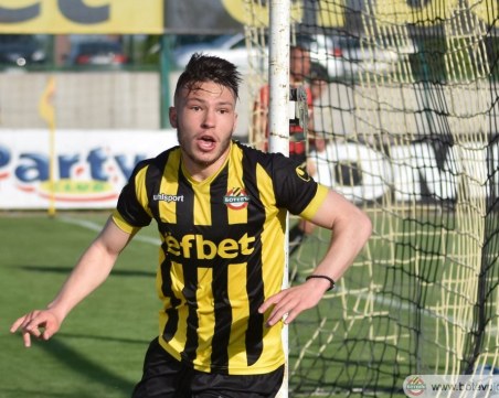 Ботев преотстъпи млад талант на Пирин