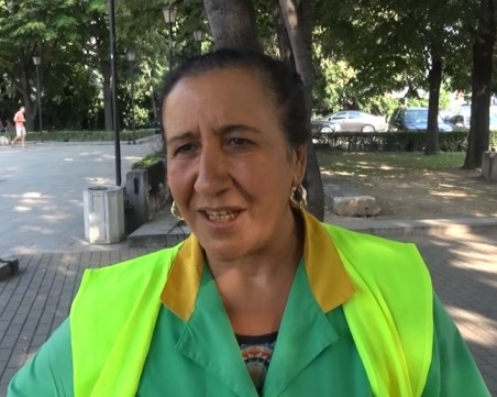 ЧистимИ него, миЙмИ него, всяка година го чакаме… ВИДЕО