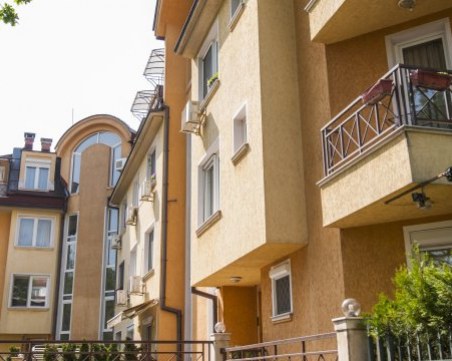 Имате повече от едно жилище? Данъците ви поскъпват