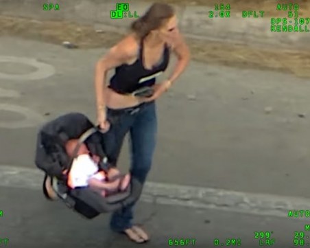 Майка с бебе лети със 160 км/ч, за да избяга на полицията ВИДЕО