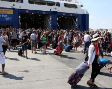 Прекратиха предсрочно стачката в Гърция