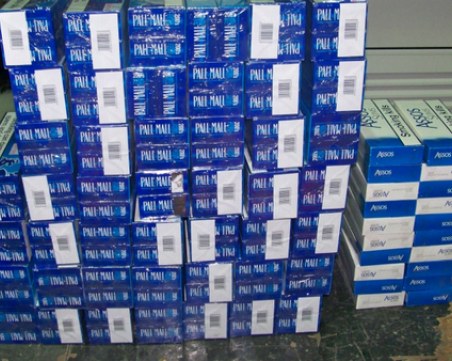 Спипаха автобус, пълен с контрабандни цигари в Слънчев бряг