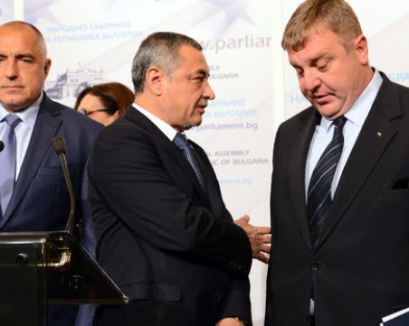 Управляващата коалиция остава, парламентът гласува оставките на министрите в понеделник