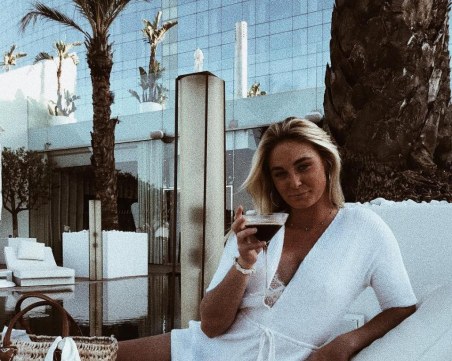 Красавицата, открита мъртва на яхта, купонясвала в гръцки бар часове преди трагедията