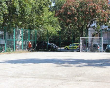 Преобразиха изцяло спортна площадка в Смирненски СНИМКИ