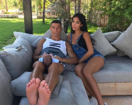 Роналдо заплаши журналисти със съд заради Джорджина