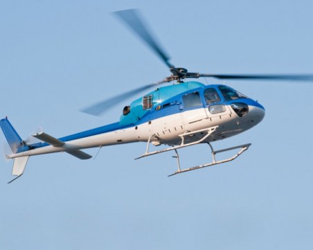 Четирима души загинаха при падането на хеликоптер върху завод в Чехия