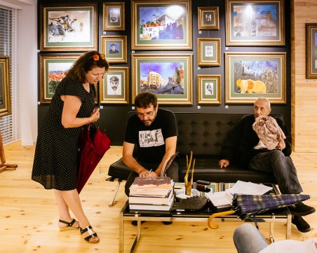 Да продадеш изложба на съвременен художник за 60 минути? В Пловдив е възможно СНИМКИ