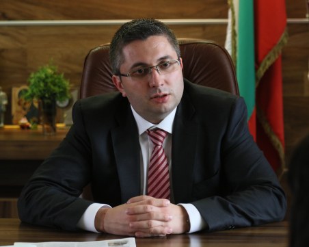 Николай Нанков остава на поста си, оттегля оставката си?