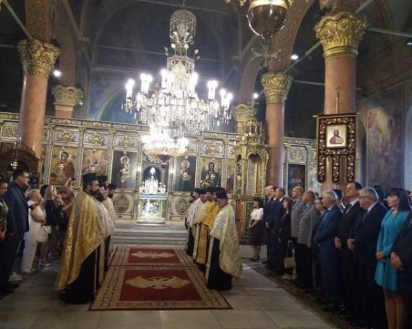 Политици и общественици се събраха на тържествен молебен в Пловдив СНИМКИ