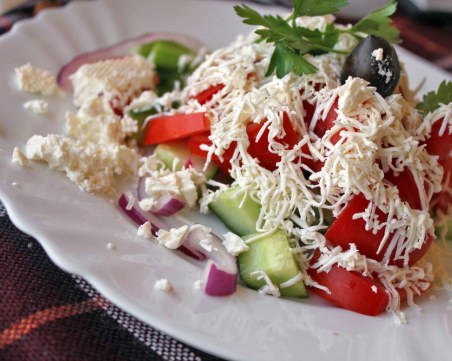 Сърбите се опитаха да си присвоят шопската салата