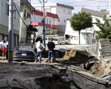 Силен трус разтърси Япония! Десетки са ранени, има и жертви ВИДЕО