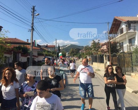 Стотици жители от Родопската яка излязоха на протест! Скандираха 