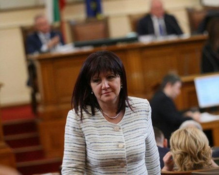 Цвета Караянчева: Нинова прекали, като нарече цяла парламентарна група убийци