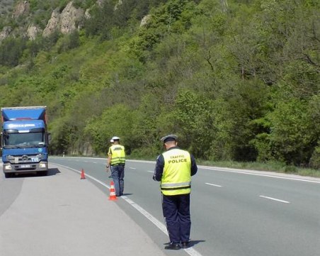 Затвориха АМ “Тракия“ към Пловдив, пренасочват колите по стария път СНИМКА