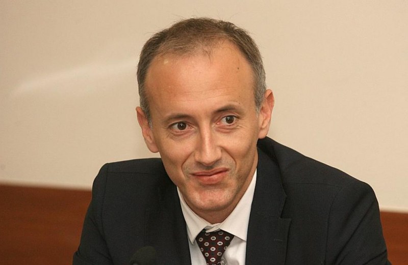 Министърът на образованието с две посещения в Пловдивско днес