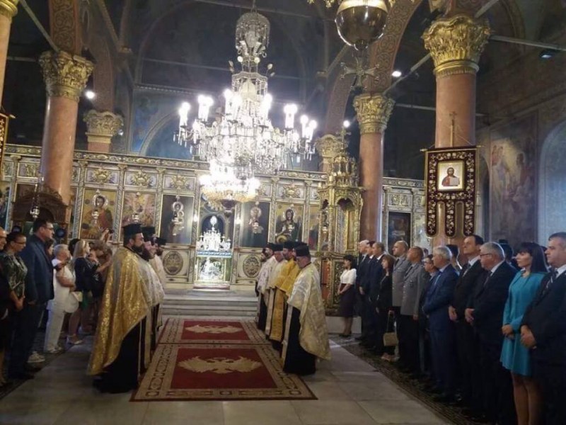 Политици и общественици се събраха на тържествен молебен в Пловдив СНИМКИ
