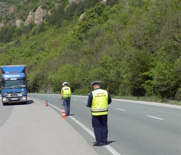 Затвориха АМ “Тракия“ към Пловдив, пренасочват колите по стария път СНИМКА