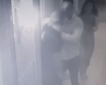 Британецът, пребил инвалид в Слънчев бряг, само по слипове в ареста