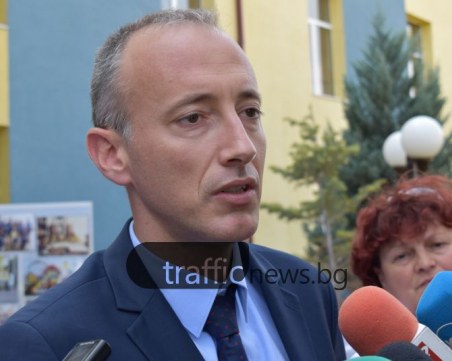 Министърът на образованието: Единственият разумен вариант е НИМХ да бъде изведен от БАН