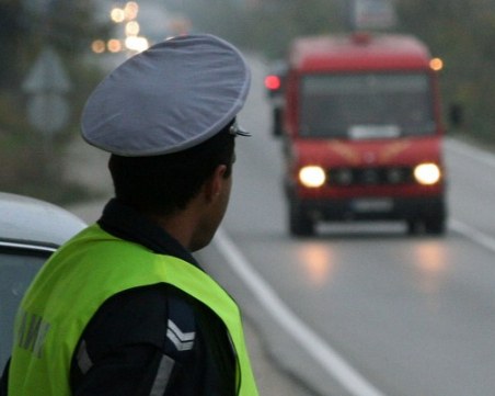 Шофьорите в Полша вече ще карат без книжка и талон
