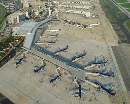 Задържаха 250 пътници, пътуващи от Европа до САЩ, заради съмнителна болест