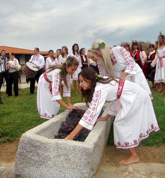 Избираме царица на виното в Старосел