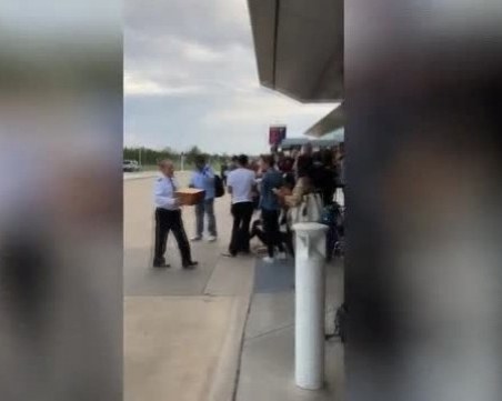 Пилот на отменен полет направи уникална изненада на пътниците