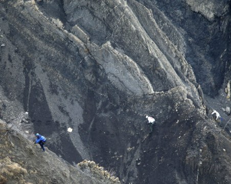 Уникално: Двама българи ултрабегачи изминаха 360 км в Алпите за около 120 часа