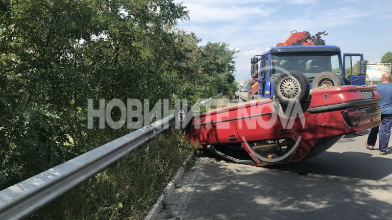 Черна събота: Мъж е в болница след челен удар СНИМКИ