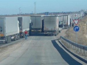Трагедия! Млад шофьор на ТИР издъхна СНИМКИ