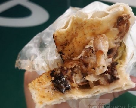 Пловдивчанка се облажи с дюнер в комплект с опечена миризливка СНИМКИ