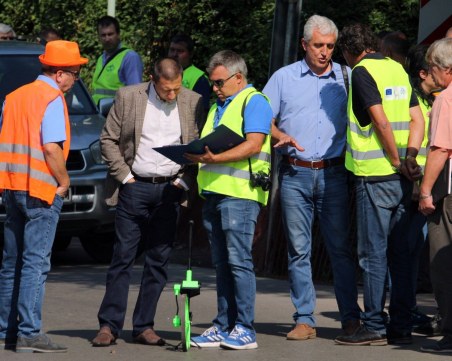 Коалиционен съвет решава утре за трите министерски оставки