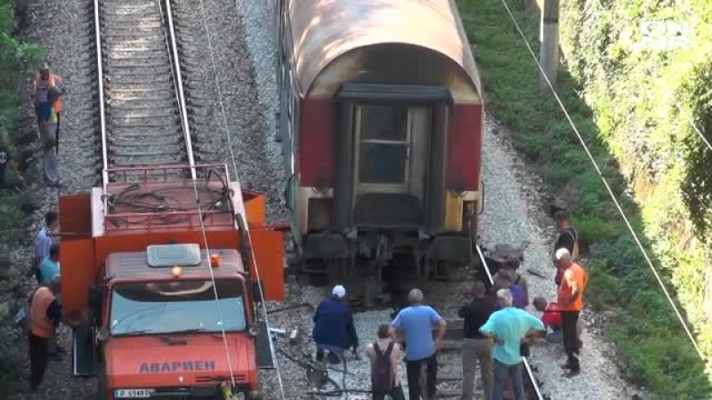 Бързият влак от София за Бургас се разпадна! По чудо няма жертви