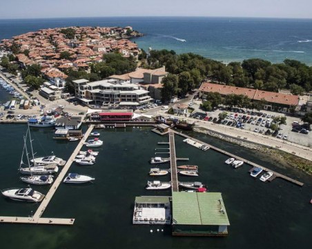 Мъжът с джета се забил в баржата на водолазите на пристанището в Созопол