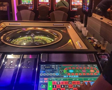 Валят пари в игрална зала в Кючука! Раздадоха над 40 бона само за ден СНИМКИ*