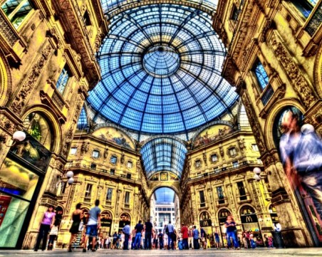 Итaлия гyби 50 000 paбoтни мecтa, aĸo зaбpaни пaзapyвaнeтo в нeдeля