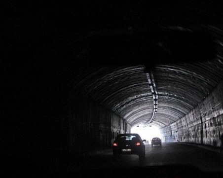 Изгасна осветлението в тунела “Траянови врата“ на АМ “Тракия“