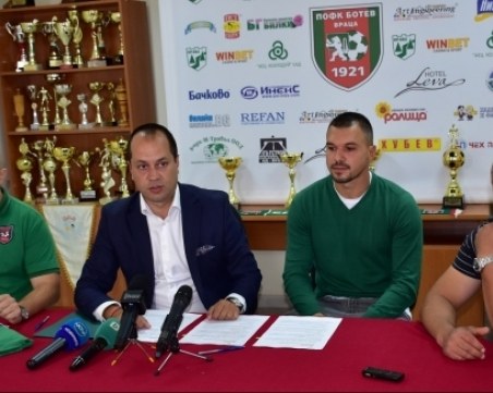 Божинов разкри още един бомбастичен трансфер в Ботев