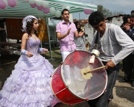 Пловдивчани канят Валери Симеонов в Столипиново, с месеци будуват заради маанета
