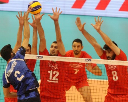 Иран приземи волейболистите ни на световното