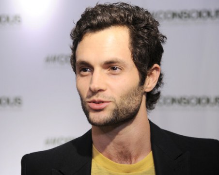 Известен актьор се оплака, че е бил насилван от фенове