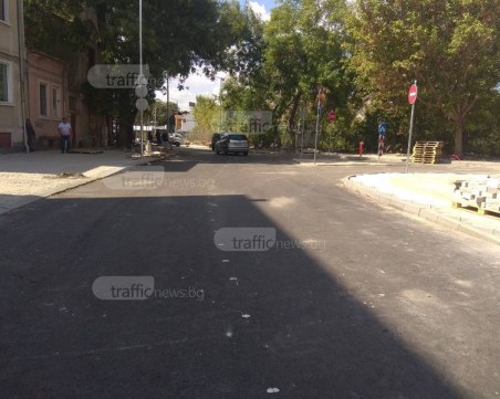 Коли тръгнаха по новата пътна връзка в центъра на Пловдив СНИМКИ