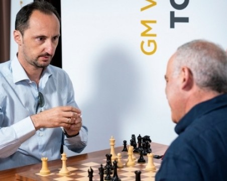 В мача на легендите: Великият Гари Каспаров с невероятен жест към Веско Топалов