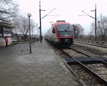 27-годишен мъж се хвърли пред влак на спирка Верила