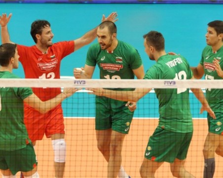 България се класира напред на световното с втора убедителна победа