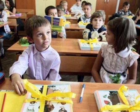 Първолаци в Пловдив учат по “Монтесори“! 3200 малчугани влизат за първи път в класните стаи
