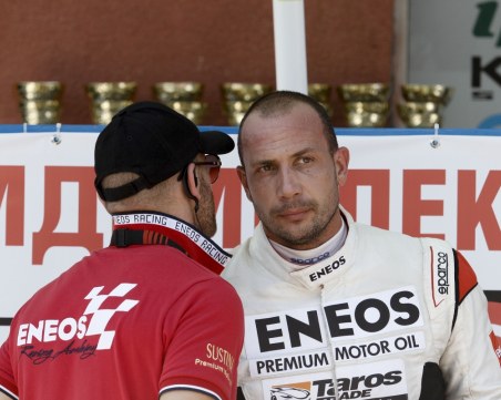 Шампионът Маршавелов атакува от втора позиция в старта на писта “Дракон“