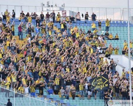 Без контузени и наказани в Ботев за мача със Славия