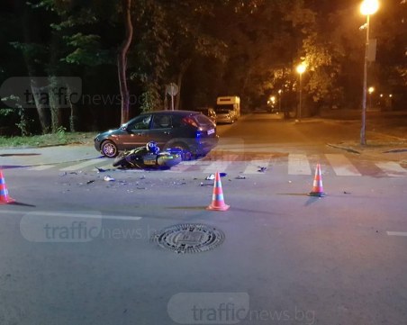 Меле до Гребната! Мотор се вряза в кола, рокерът е пострадал СНИМКИ